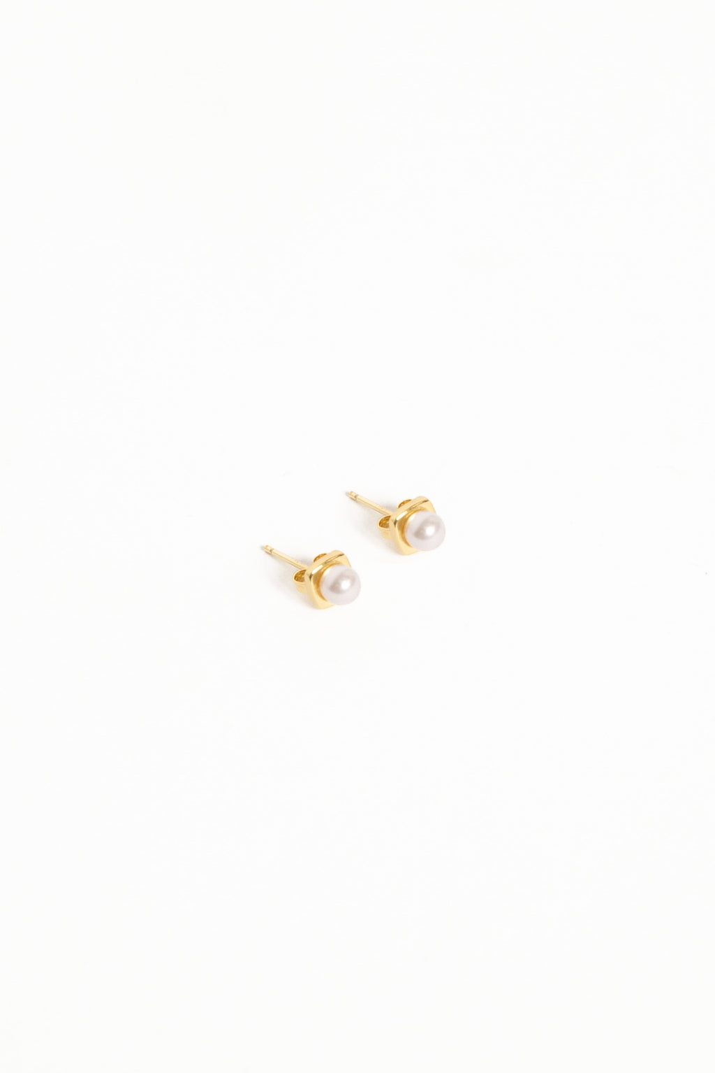 Helene Stud Earrings - Gold/Pearl