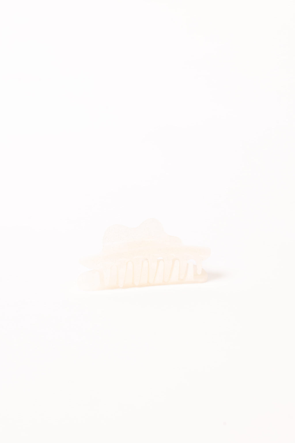 Peta Hair Clip - Pearl