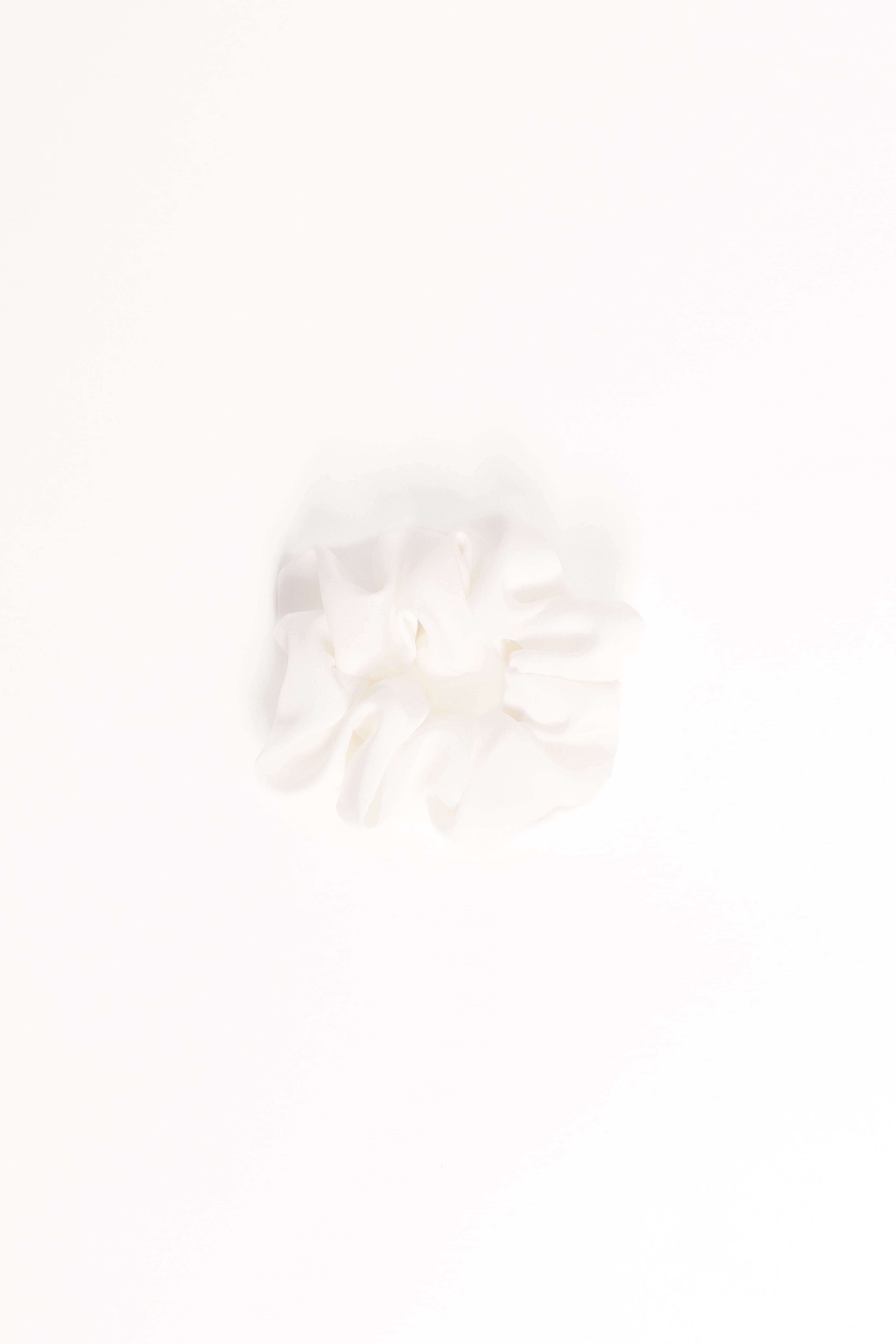 Theodora Scrunchie - White