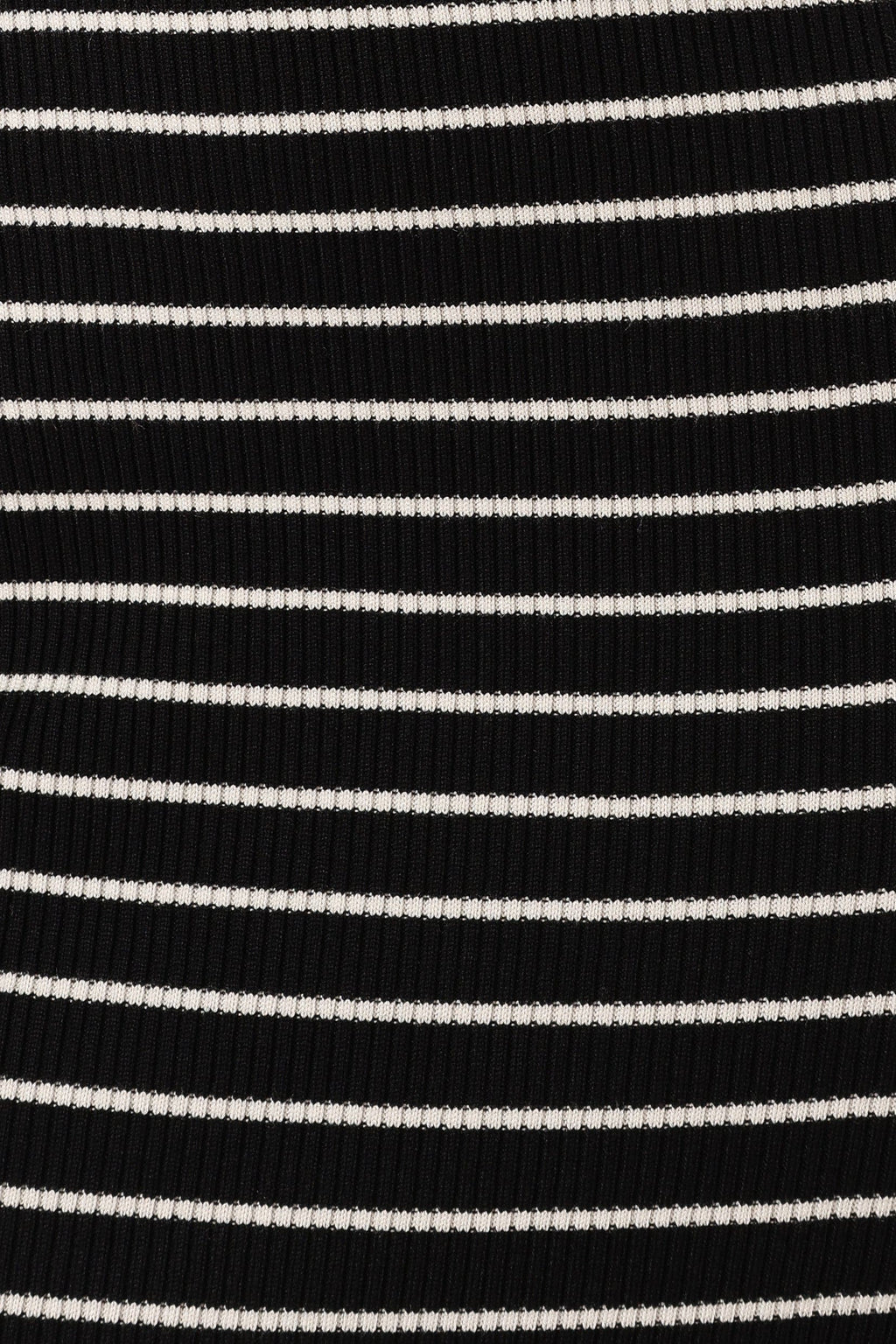 Baxtor Off the Shoulder Midi Dress - White/Black